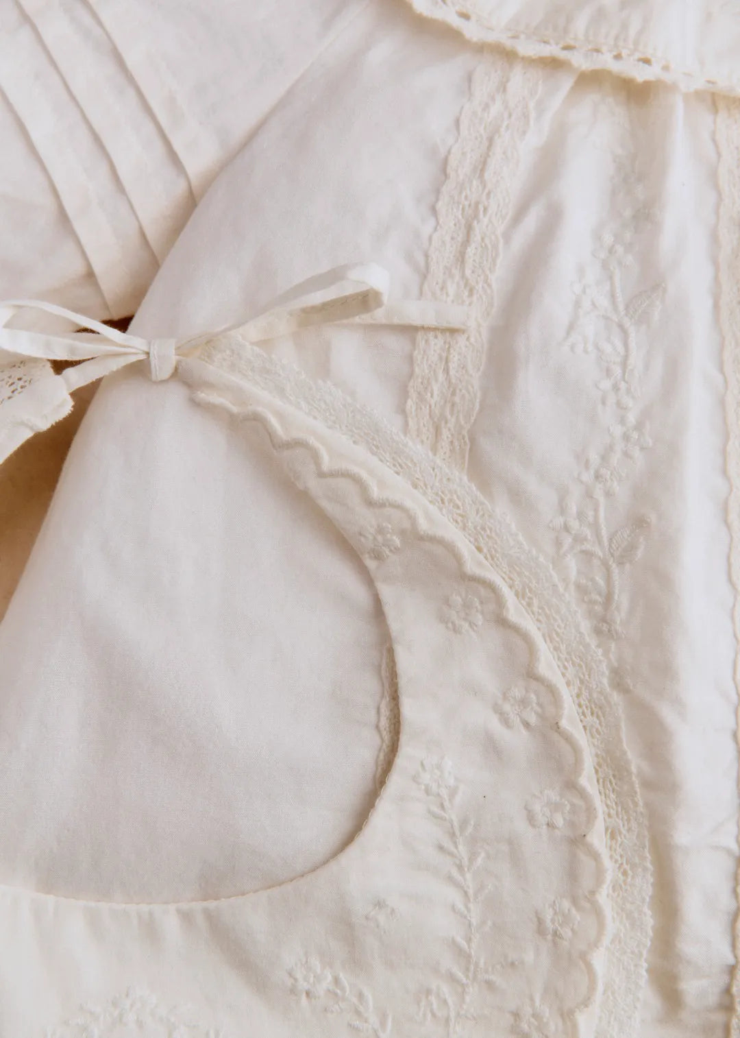 Ecru / Embroidered Flower Border