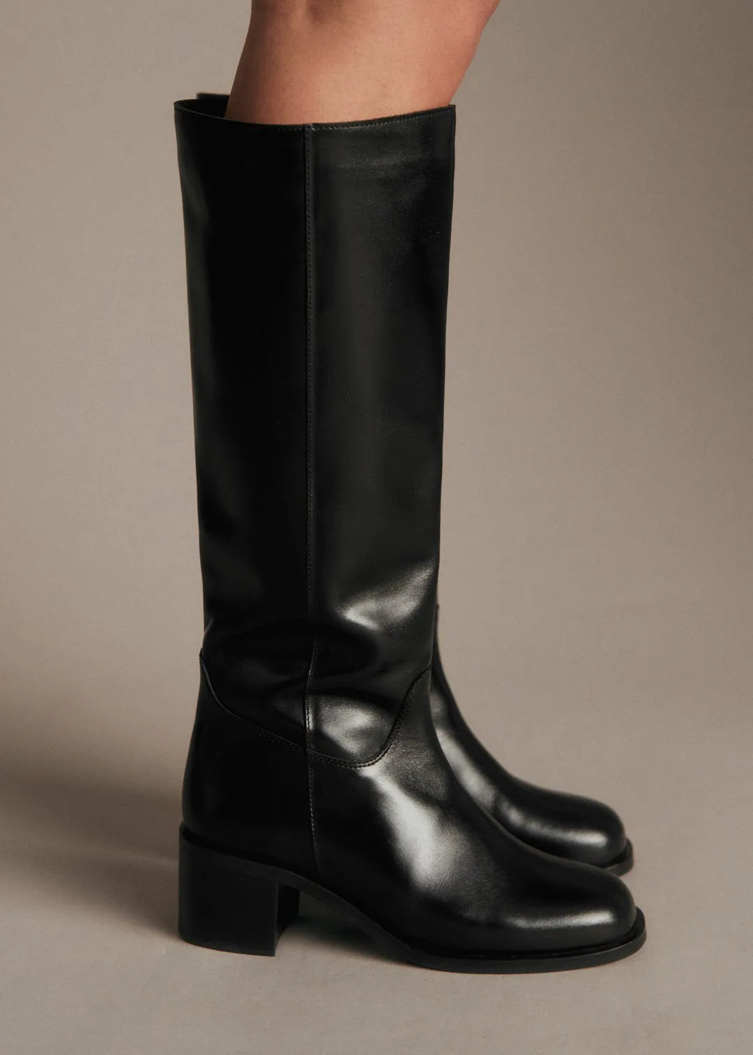Glossy Black