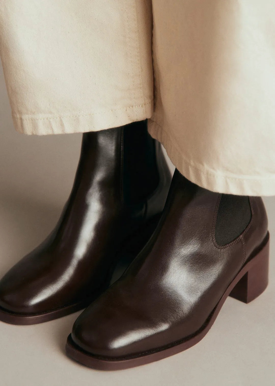 Glossy Brown