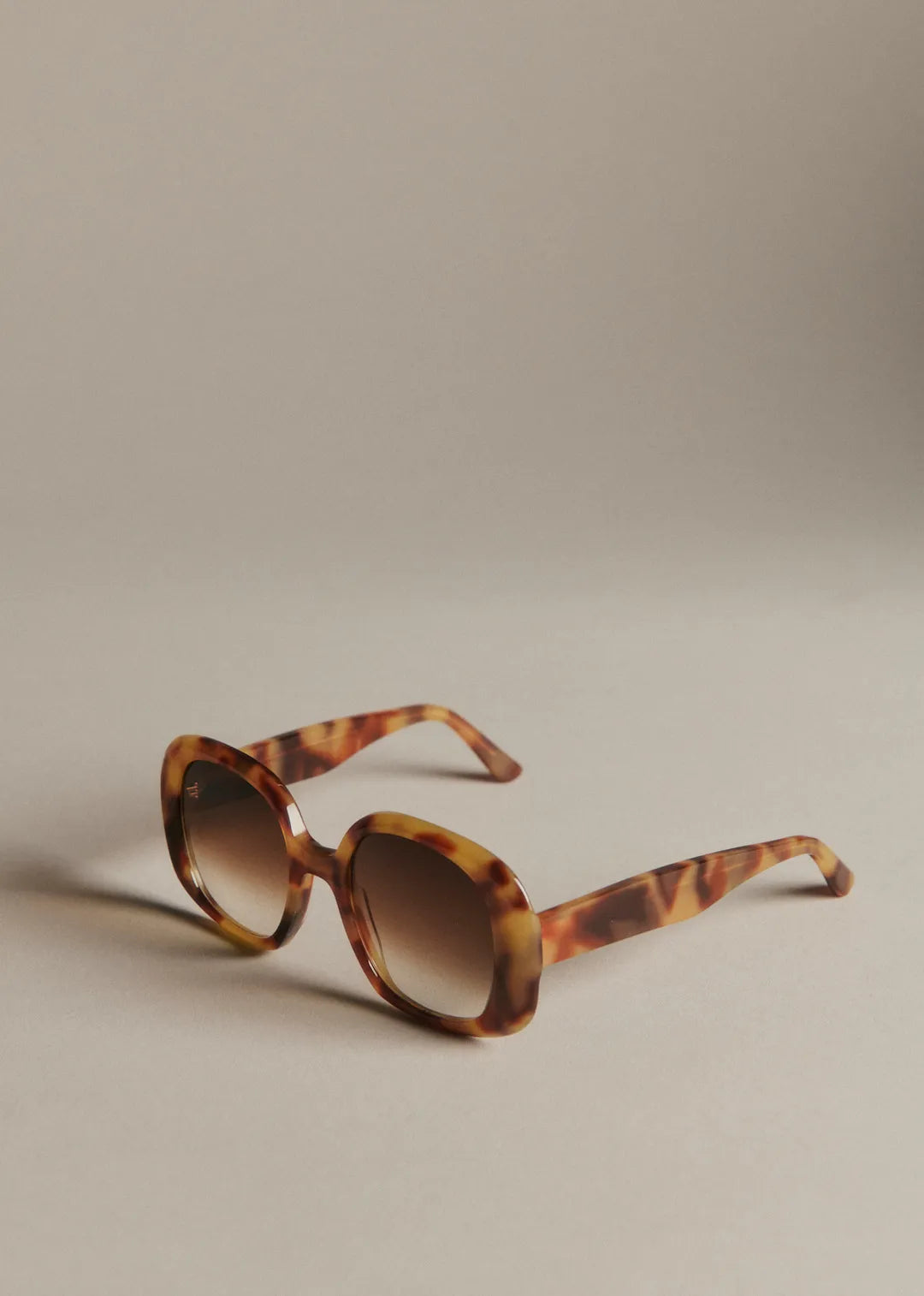Light Tortoiseshell