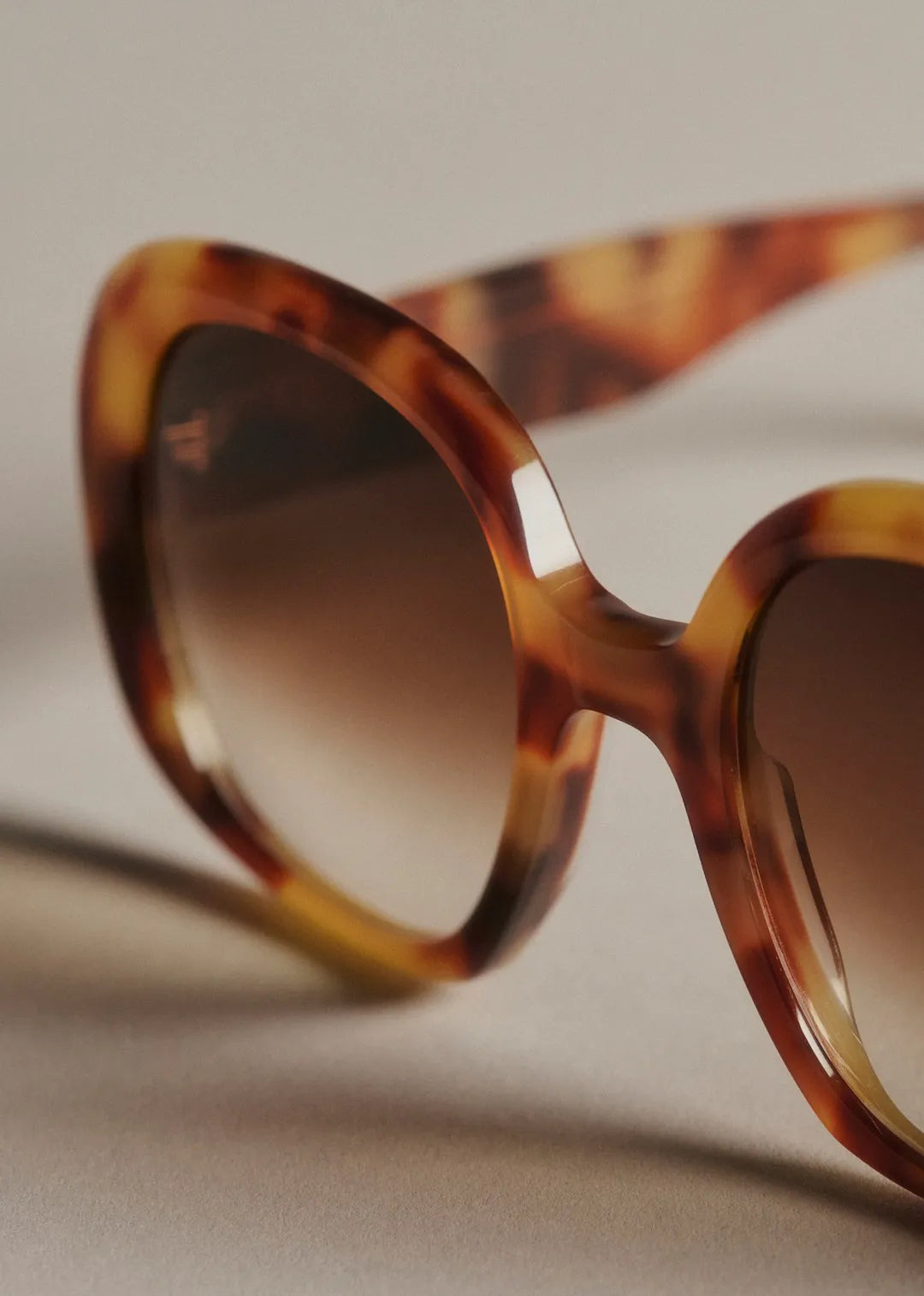 Light Tortoiseshell