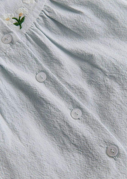 Broderie Contrastée Marguerite Fond Bleu Ciel