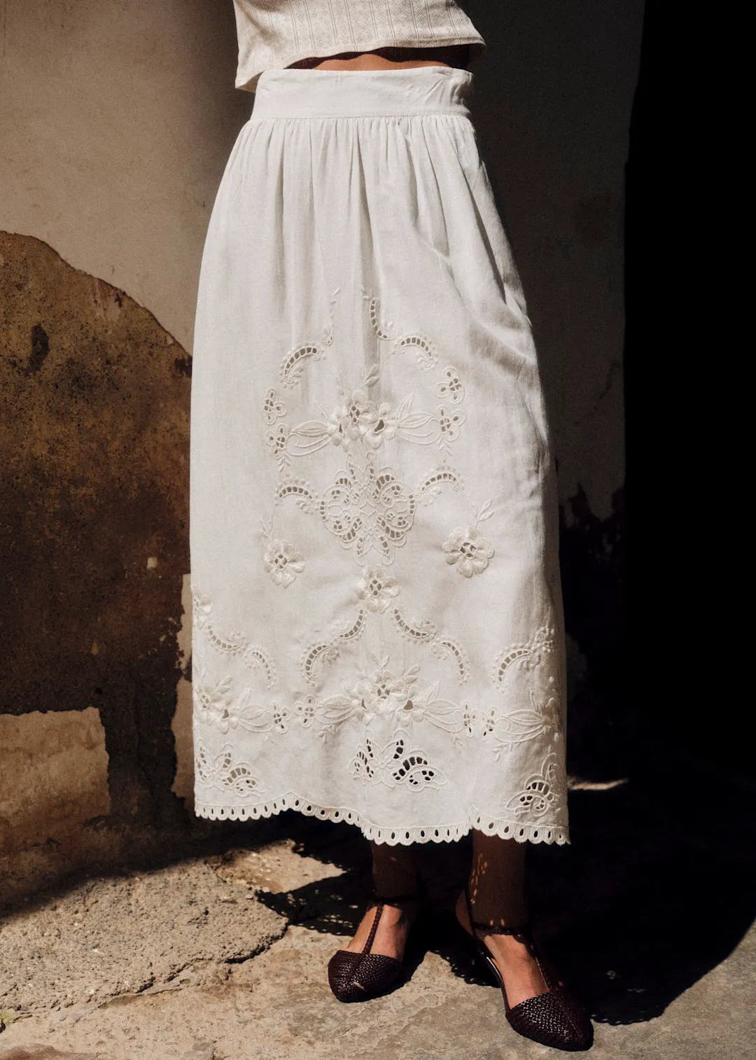 Placed Ecru Embroidery