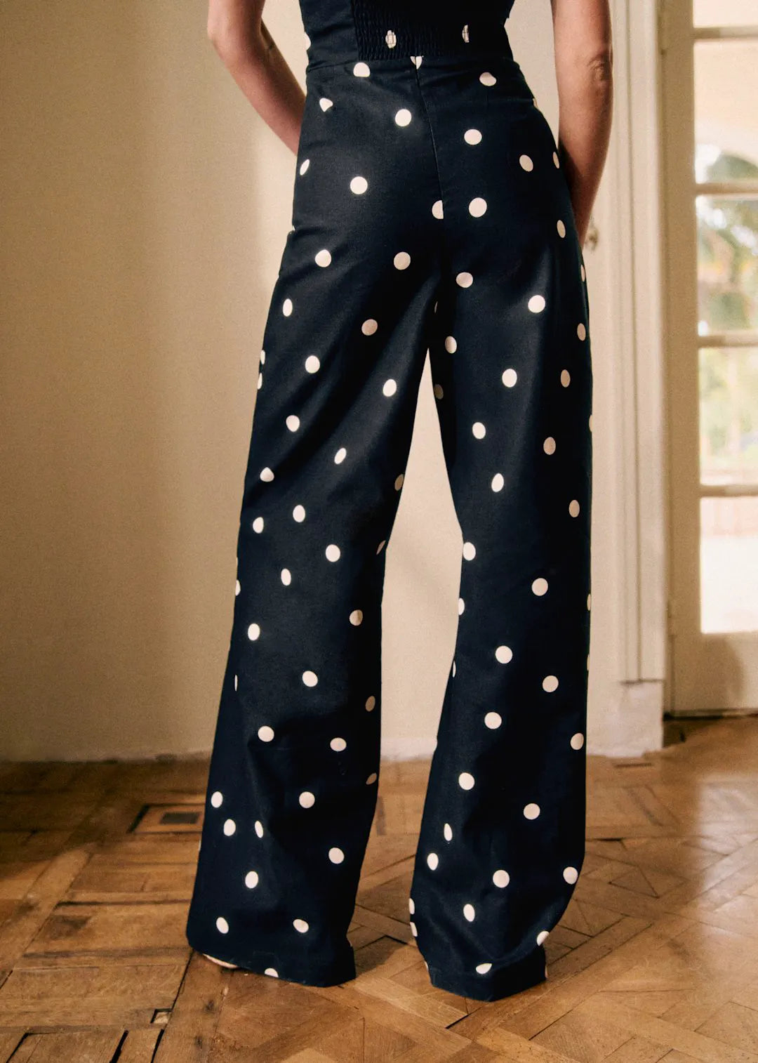 Ecru Polka Dots on Black