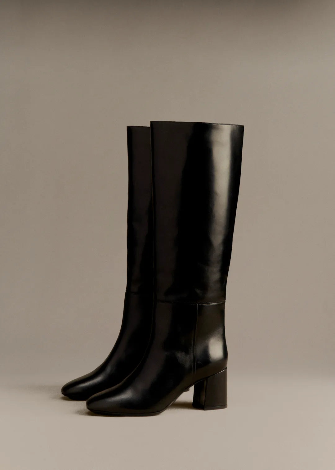 Glossy Black