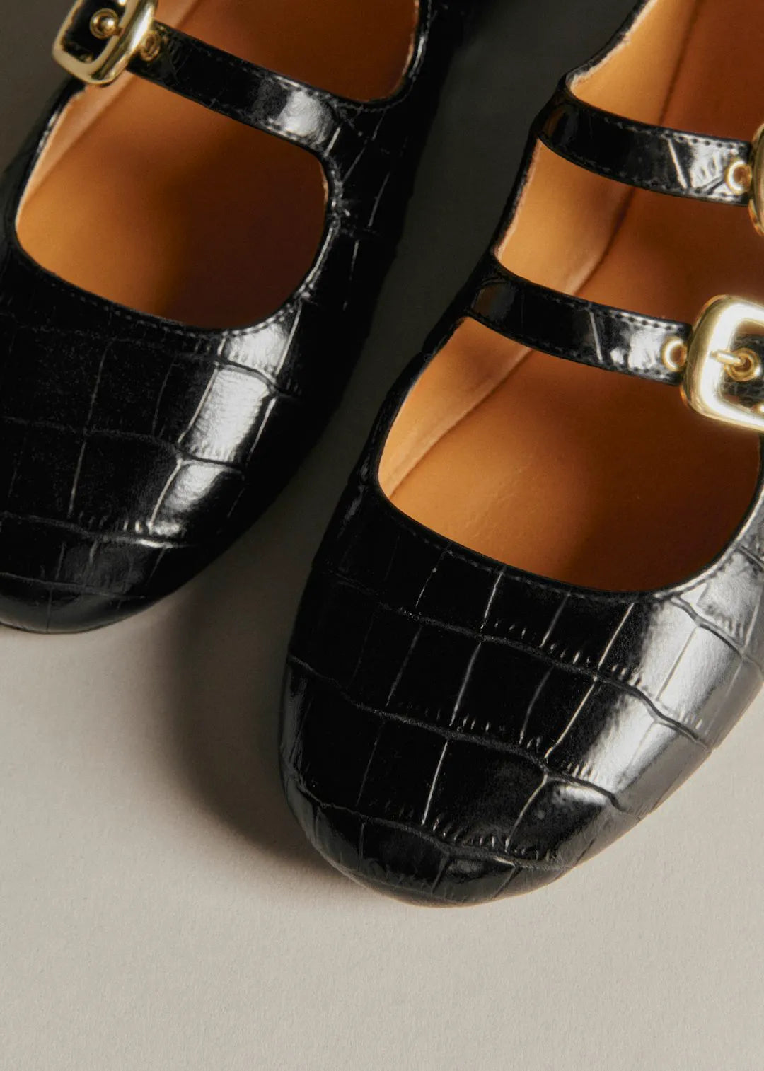 Black Crocodile Print