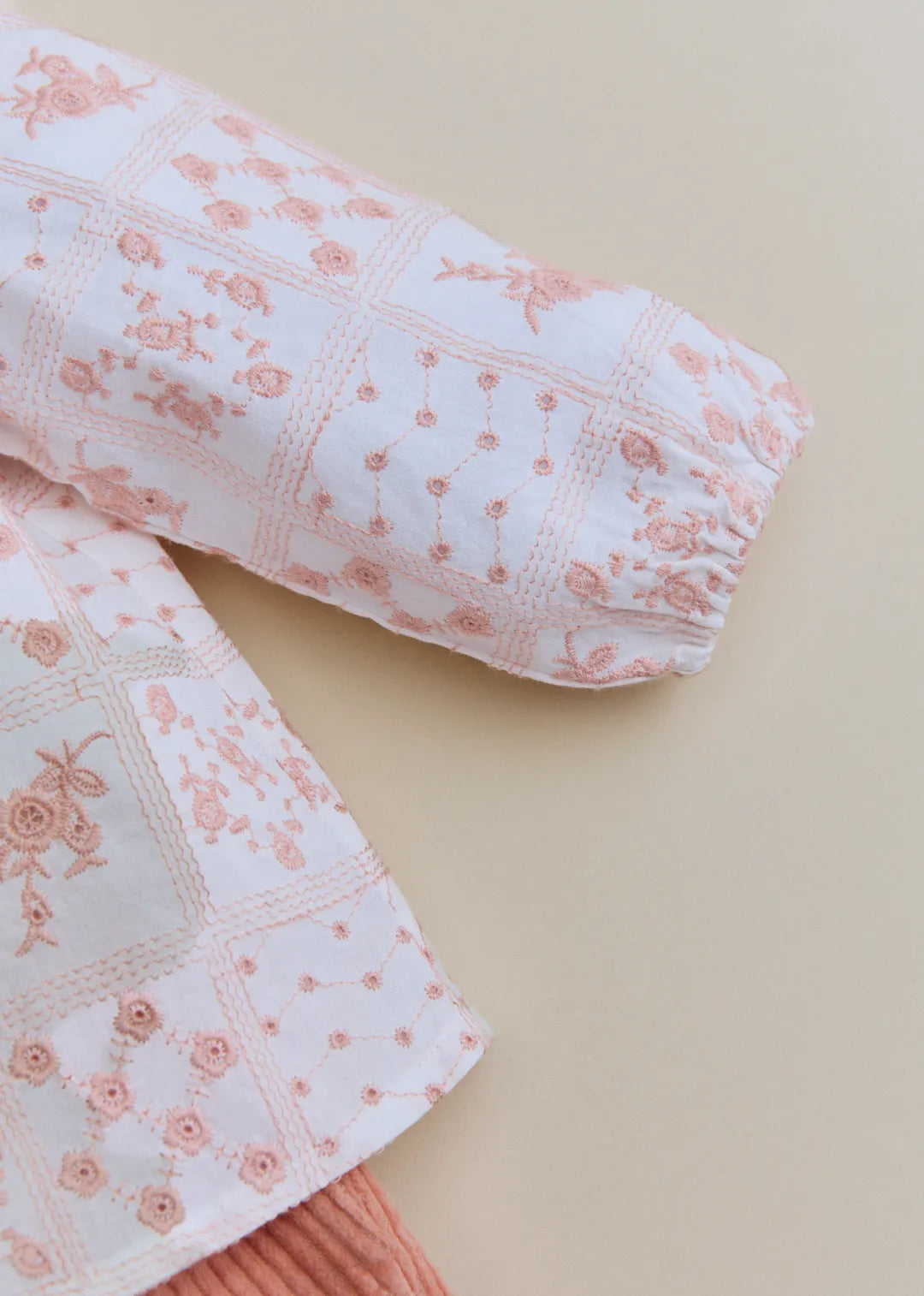 Ecru / Tea Rose