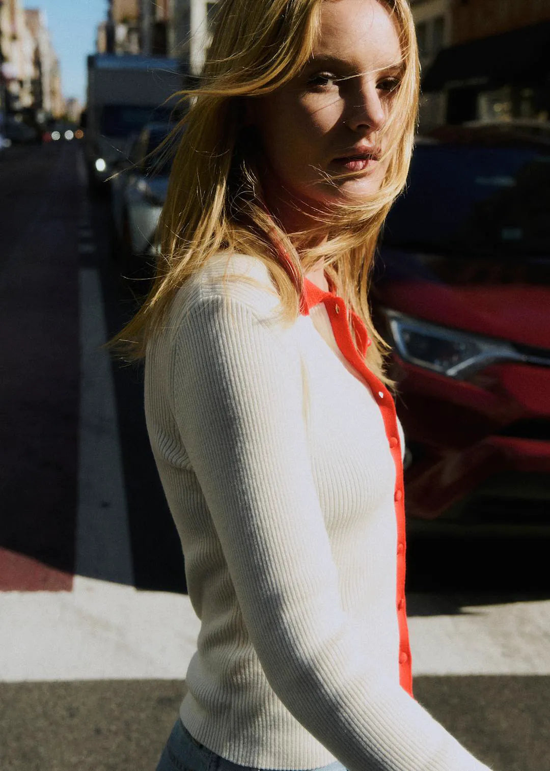 Ecru / Red