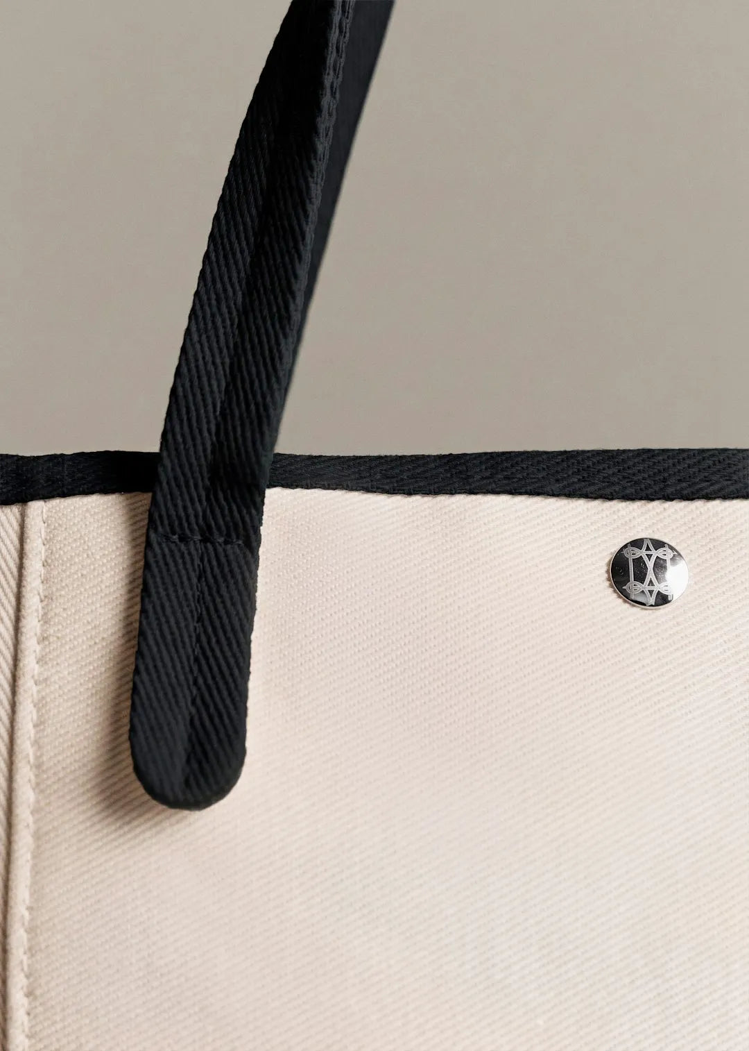 Ecru / Black