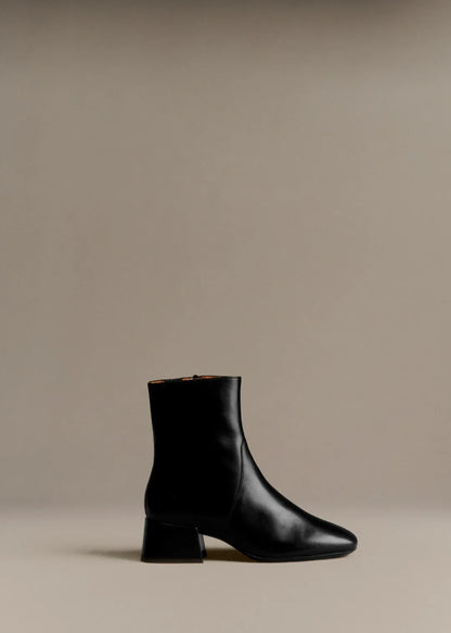 Glossy Black