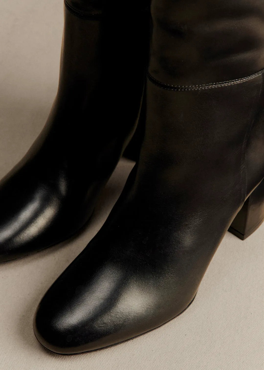 Glossy Black