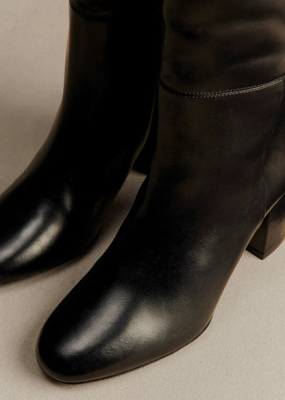 Glossy Black