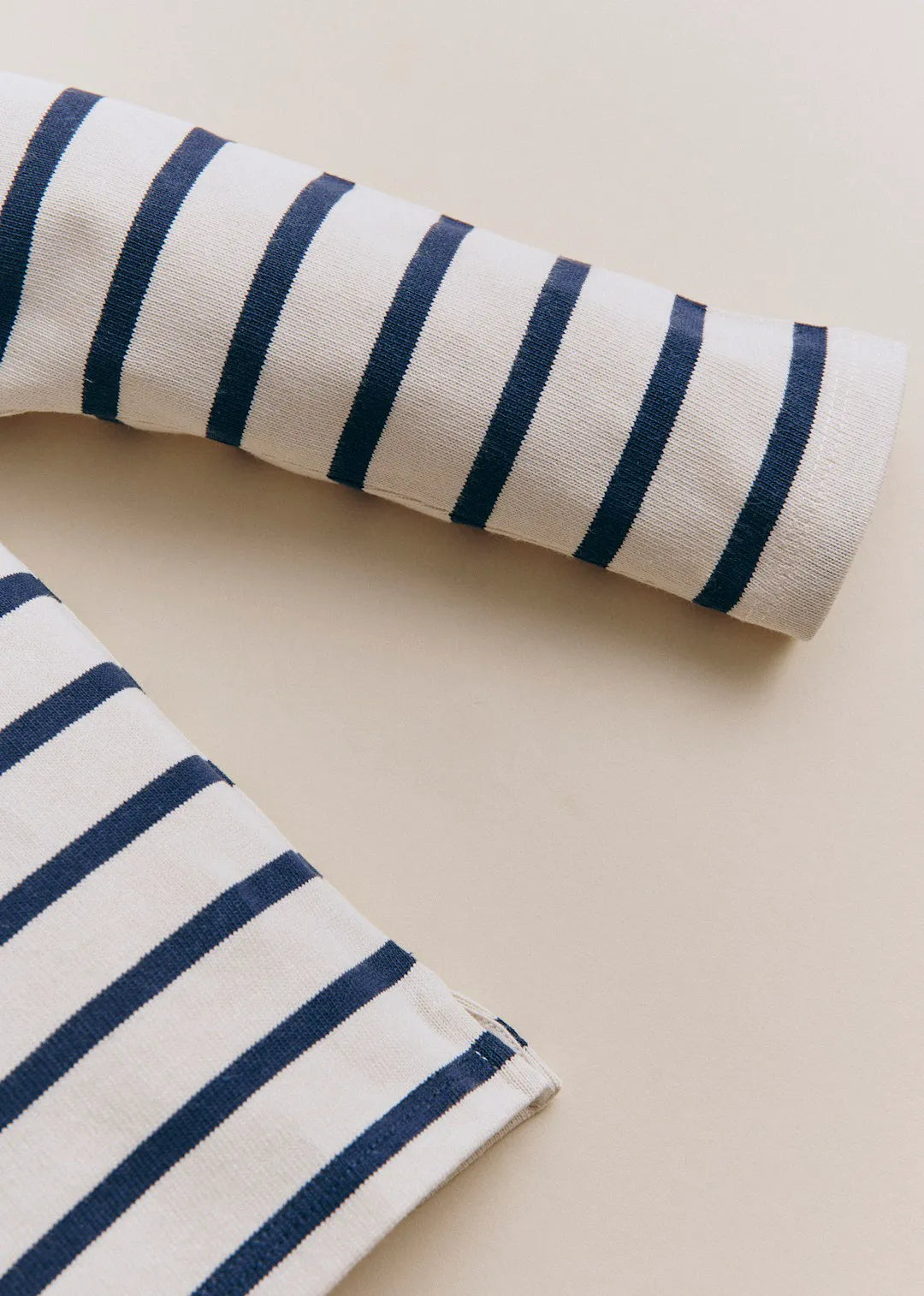 Cream/ Navy