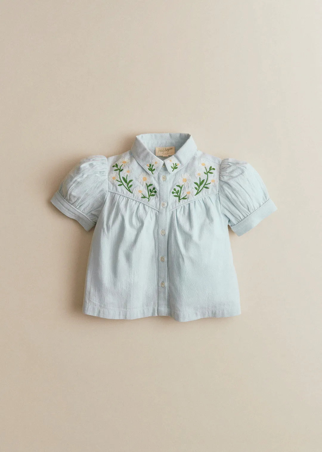 Broderie Contrastée Marguerite Fond Bleu Ciel