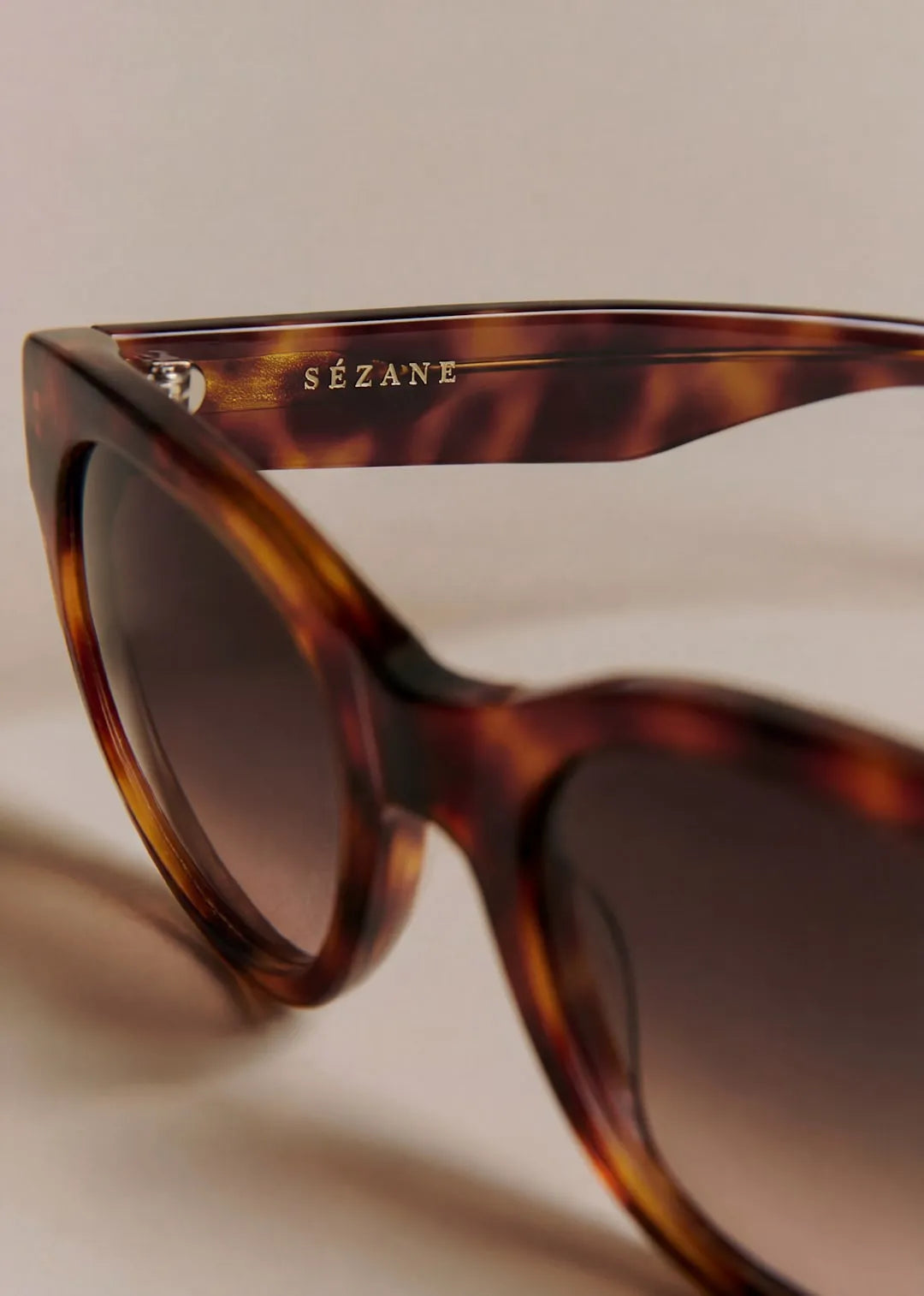 Light Tortoiseshell