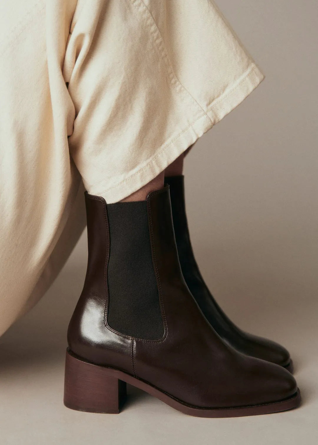 Glossy Brown